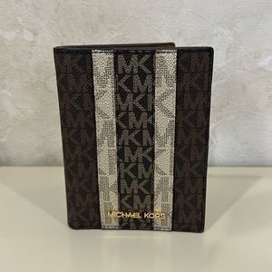 Michael Kors Jet Set Travel Passport Case Wallet